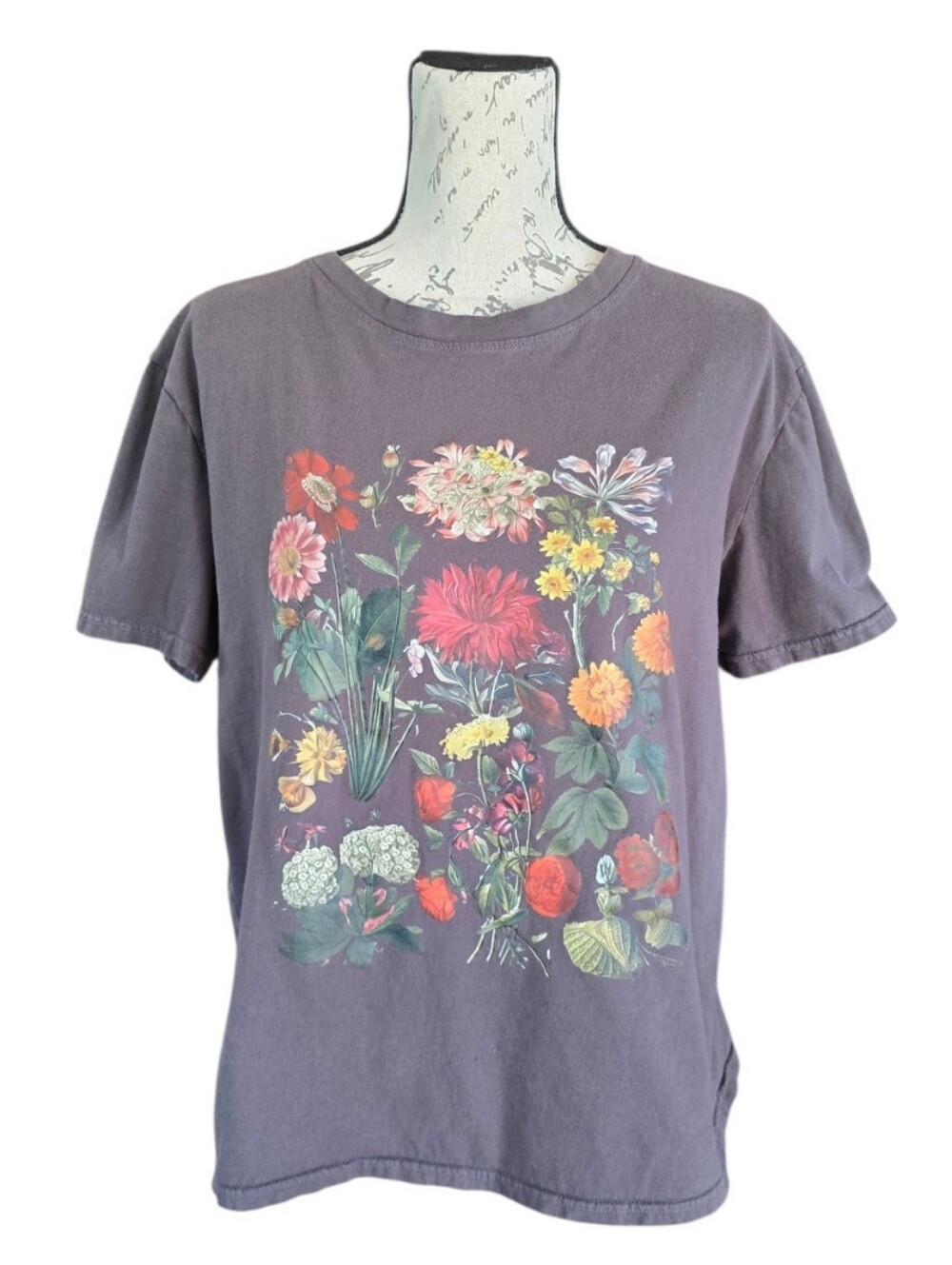 Cottagecore Botanical Floral Dark Gray Short Sleeve T-shirt L